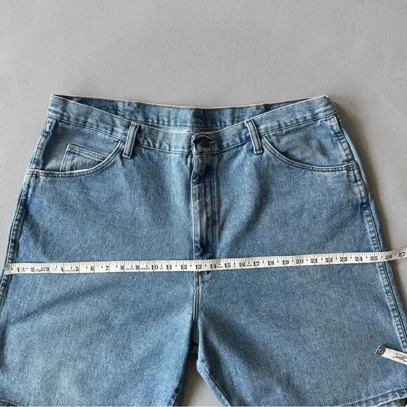 Wrangler Light Wash Denim Dad Jorts Jean Shorts Men’s Size 40 Waist - Picture 4 of 7